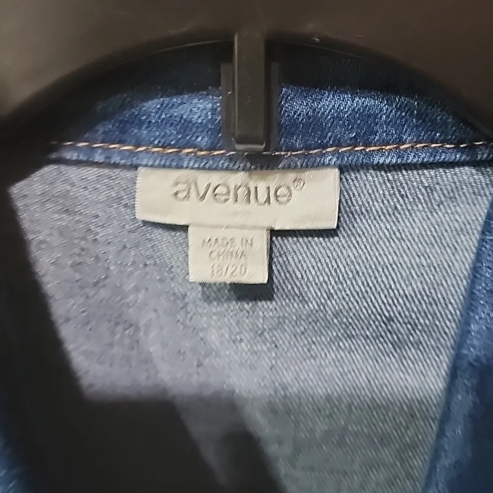 DENIM JACKET BY AVENUE SIZE 18 - Picture 4 of 8